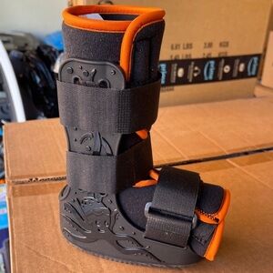 New Mini-Trax size small walking boot for kids